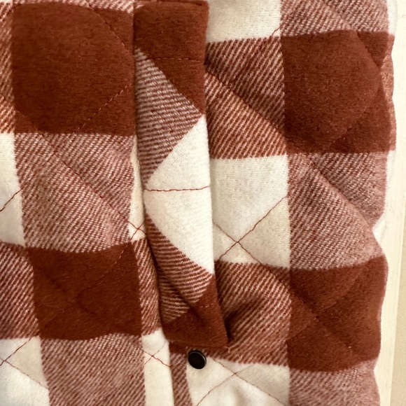 New with tag’s vest from Maurice’s - Picture 2 of 3